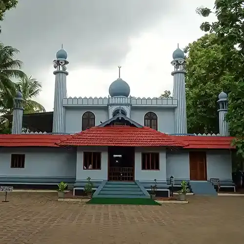 Cheraman Juma Masjid at Kodungallur, a heritage mosque near Giby Farm